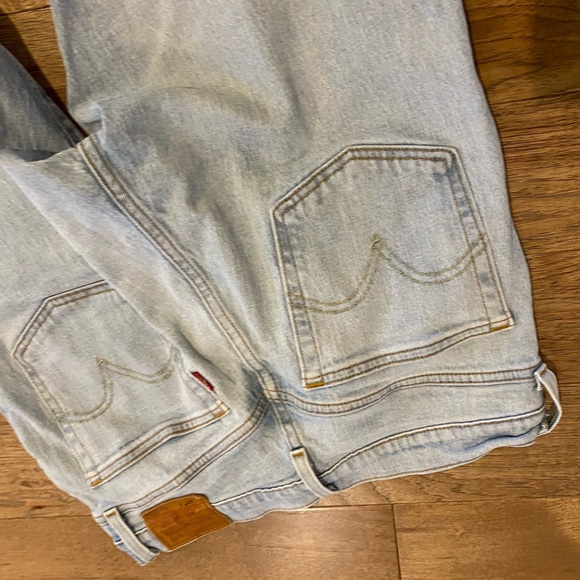 Levi’s 501 Skinny Fit Light Wash W28 x L28 Wedgie - Picture 4 of 11